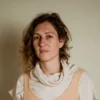 Cropped Mora Bio.webp