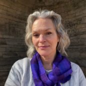 Ellie Davis Bio